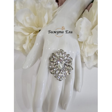 Официален пръстен с бели кристали