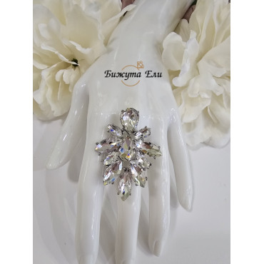 Официален пръстен с бели кристали