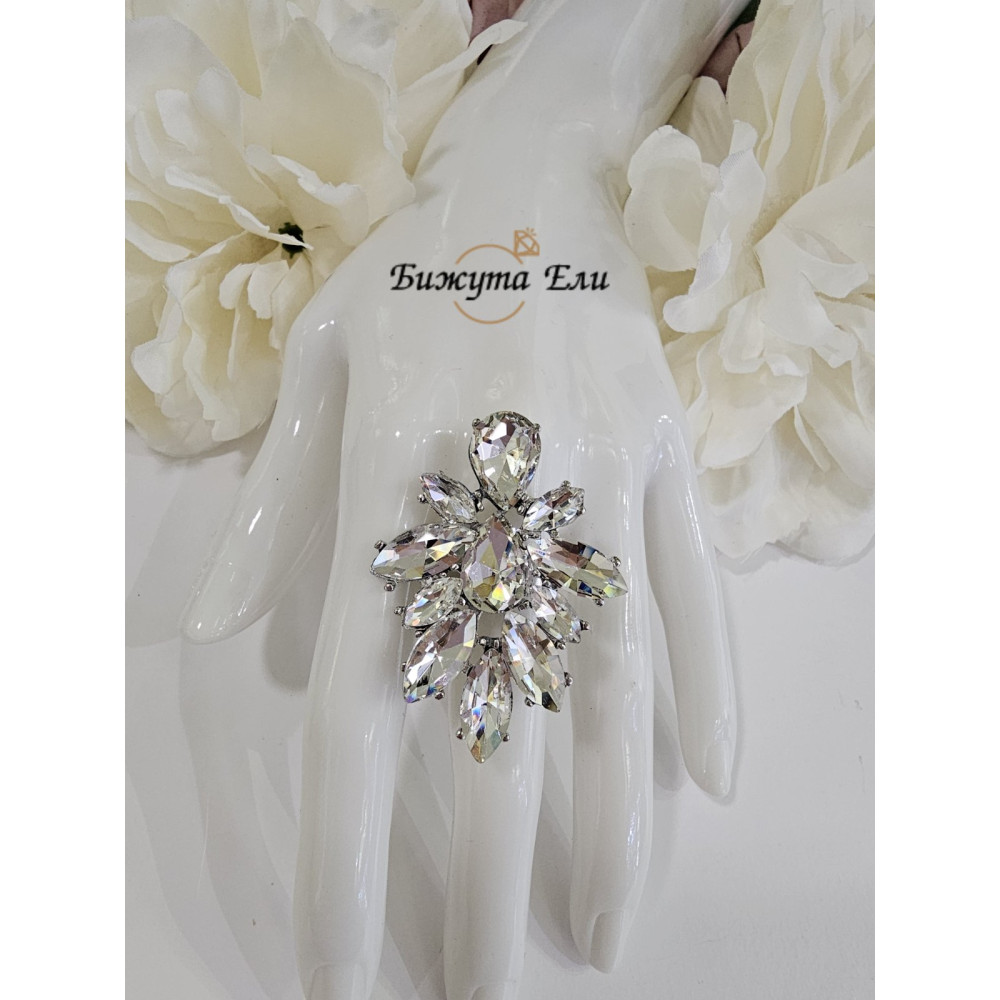 Официален пръстен с бели кристали