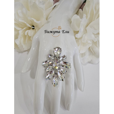 Официален пръстен с бели кристали