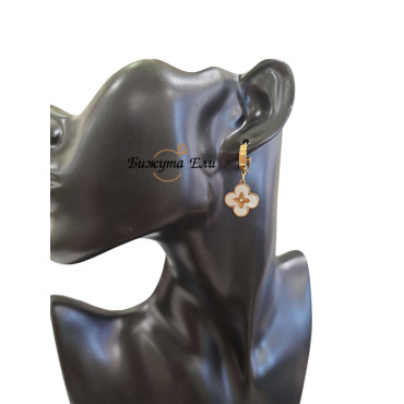 Дамски халки с висулка детелини , изработени от медицинска стомана