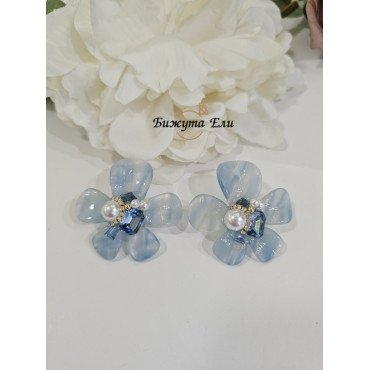 Елегантни обеци цветя