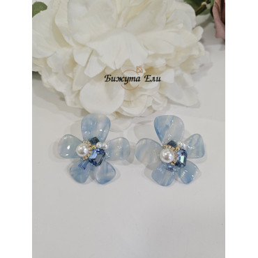 Елегантни обеци цветя