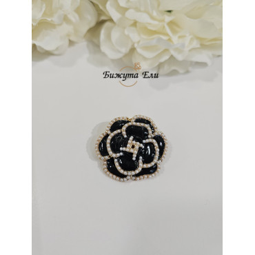 Брошка Камелия черна