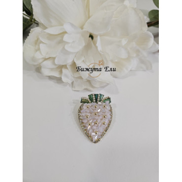 Брошка ягода