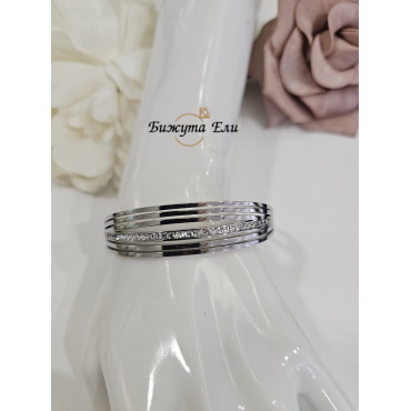 Гривна от стомана