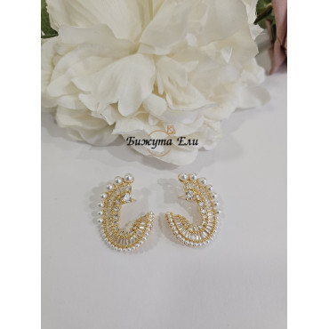 Обеци с перли и кристали в цвят злато