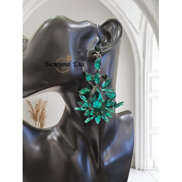 Официални обеци със зелени кристали